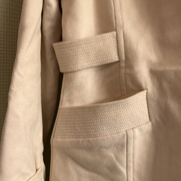 Ladies coat - Picture 3 of 7